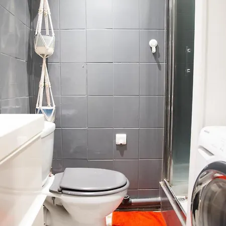 Beautiful Bright Apt Near Republique Paris